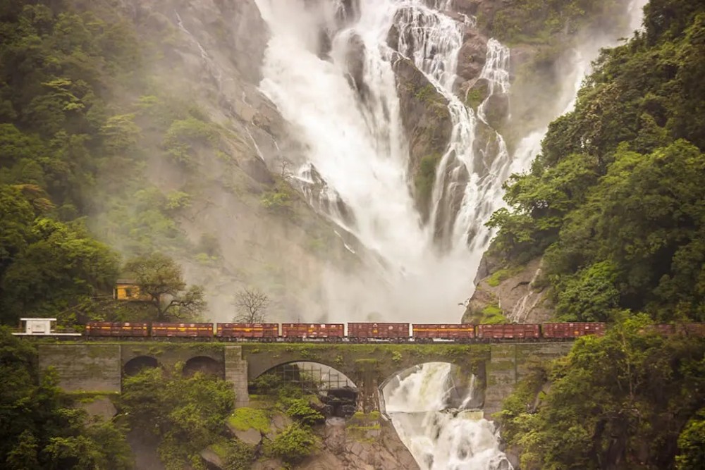 Be Mesmerized By The Magnificent Dudhsagar Waterfall – Goa