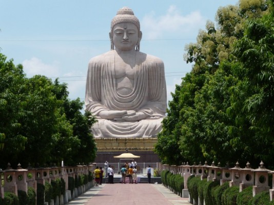 Exploring the Sacred Grounds of Bodhgaya: a Journey to the Famous Buddha Temple