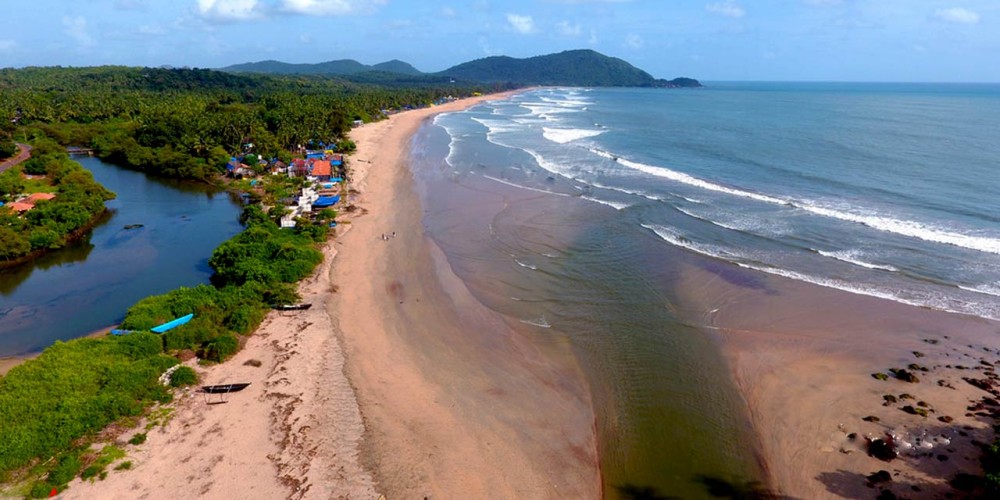 Discovering The Beauty and Splendor of Agonda Beach in  ...