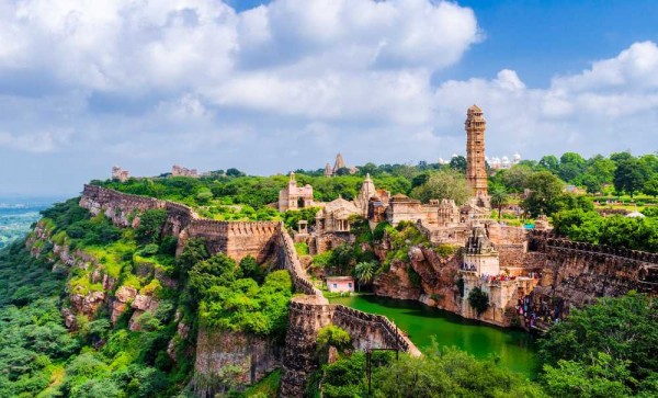 Let's Meet The Valorous Fort City Of Chittorgarh