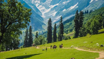 Experience the land of heaven- Kashmir